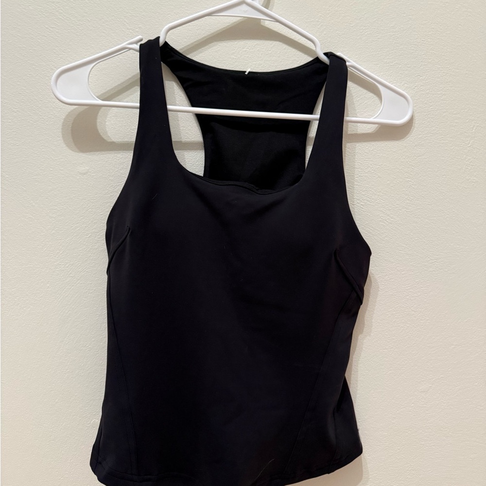 lululemon InStill tank 
Size 4